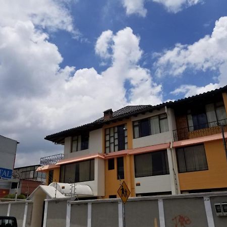 Hostal El Confort Quito Norte المظهر الخارجي الصورة